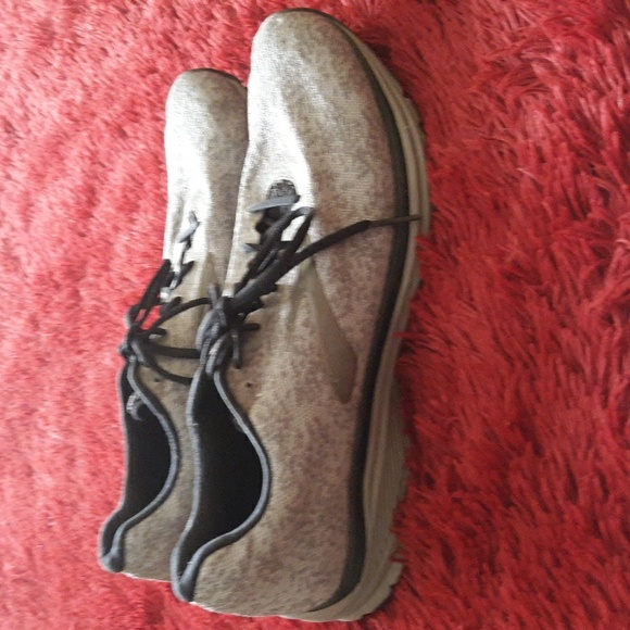 Reebok Athletic Shoes - Picture 3 of 9